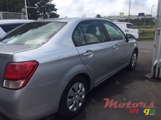 2013' Toyota Axio X photo #3