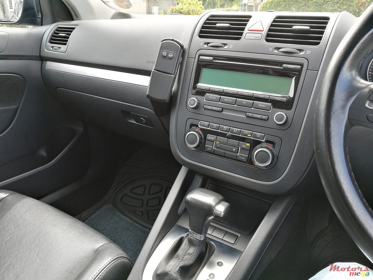 2011' Volkswagen Jetta photo #6