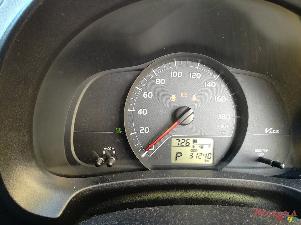 2011' Toyota photo #4