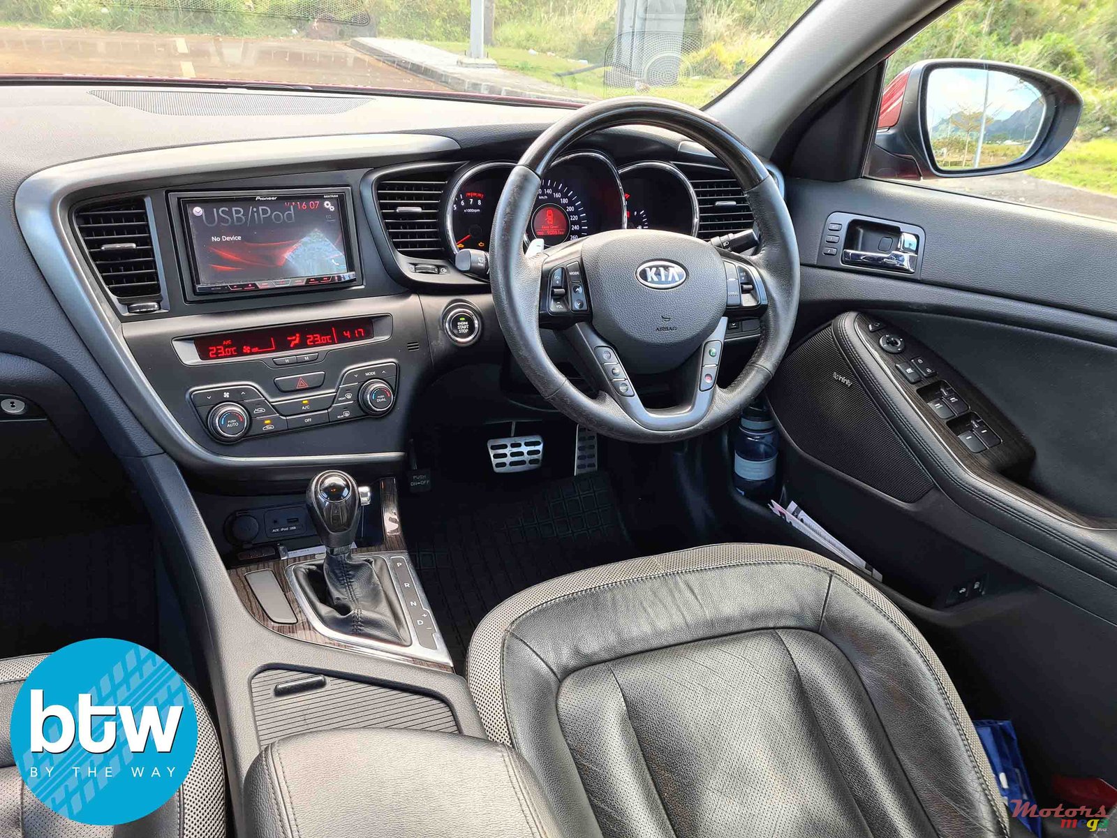 2012' Kia Optima photo #5