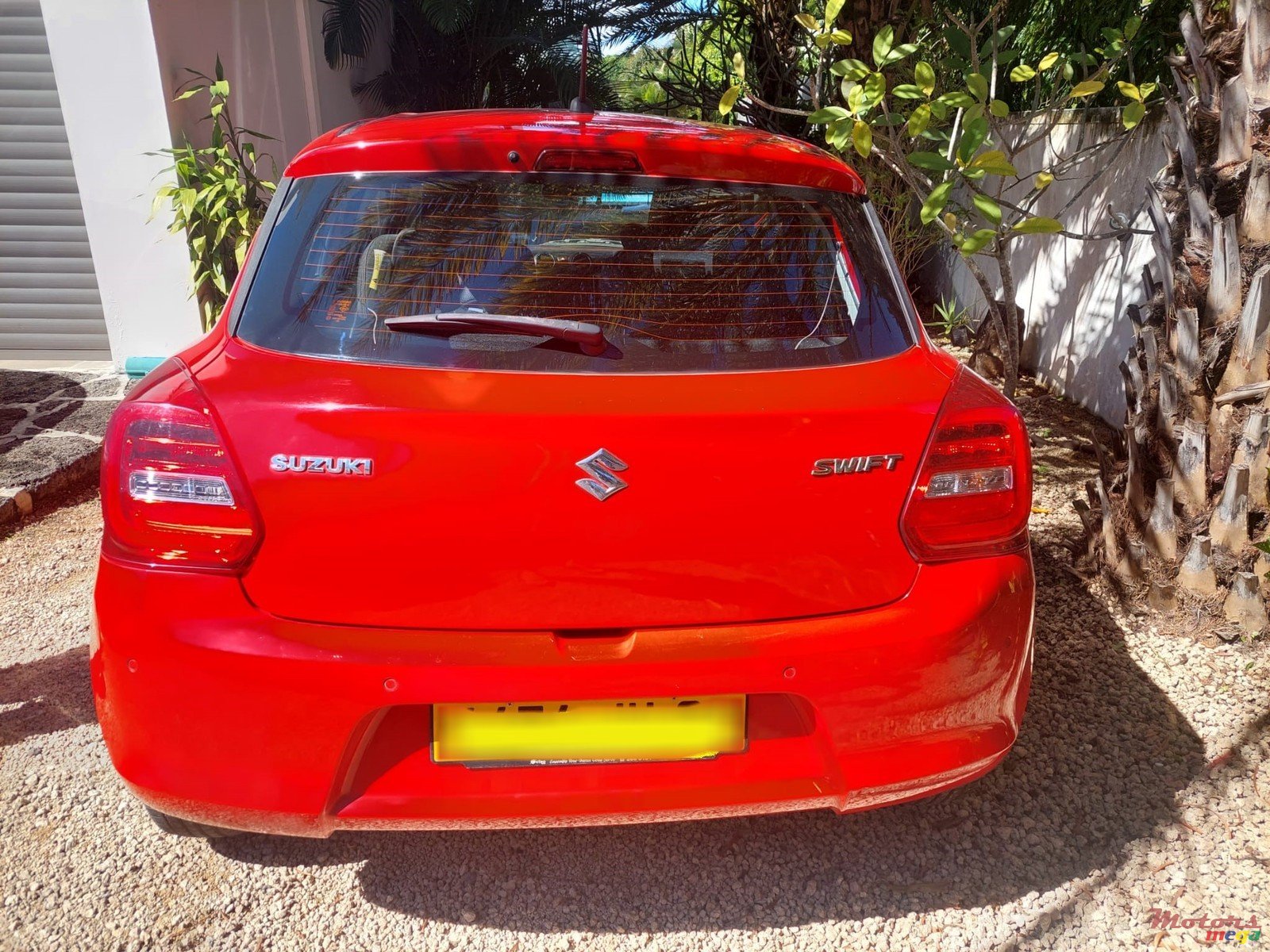 2021' Suzuki Swift GLX photo #2