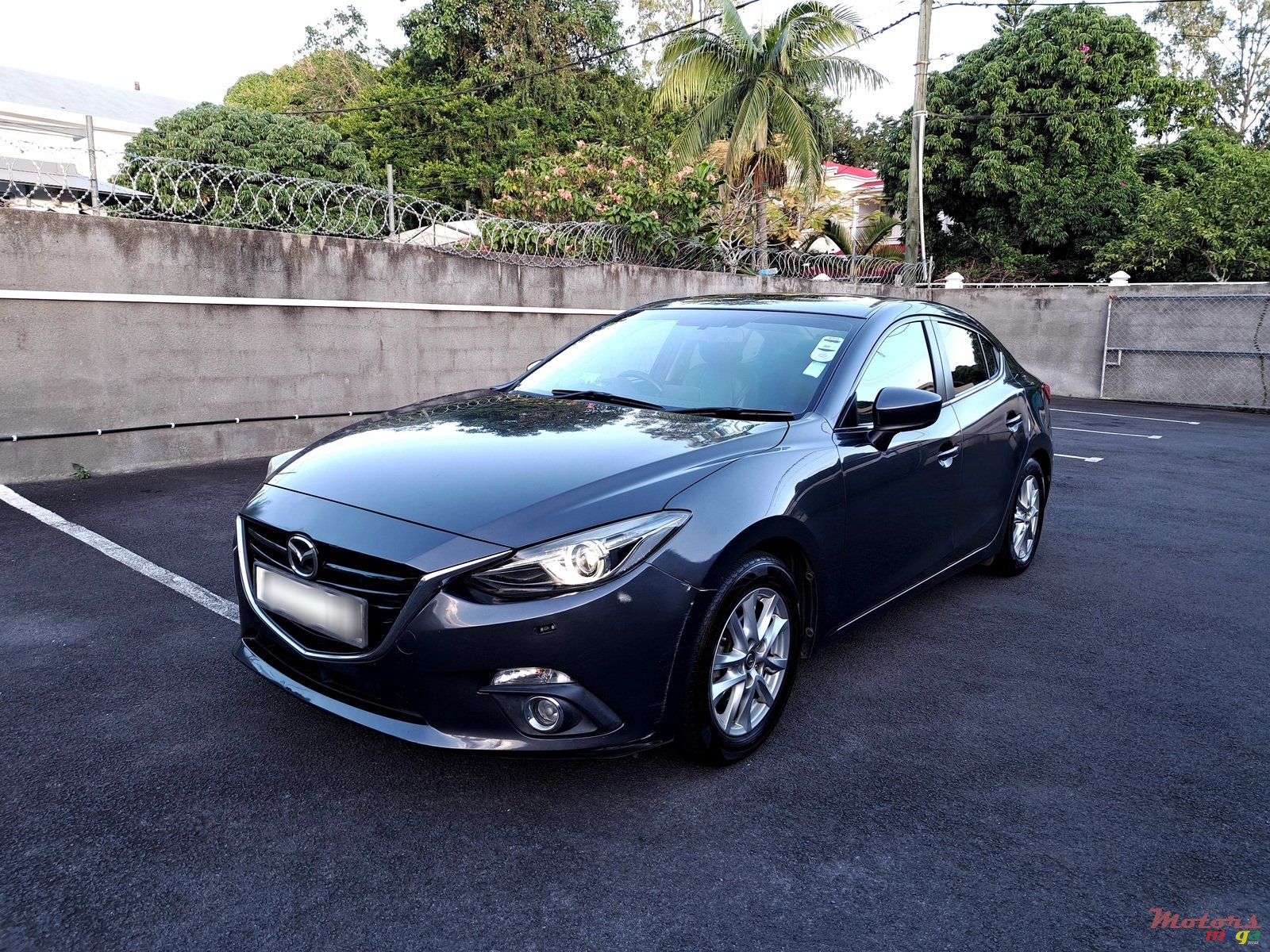 2015' Mazda 3 photo #2