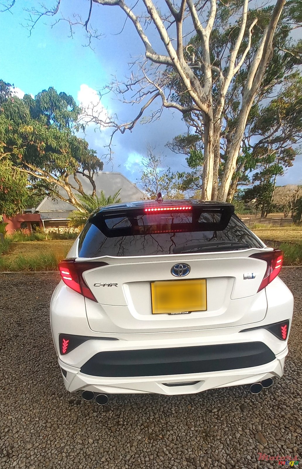 2021' Toyota C-HR photo #2