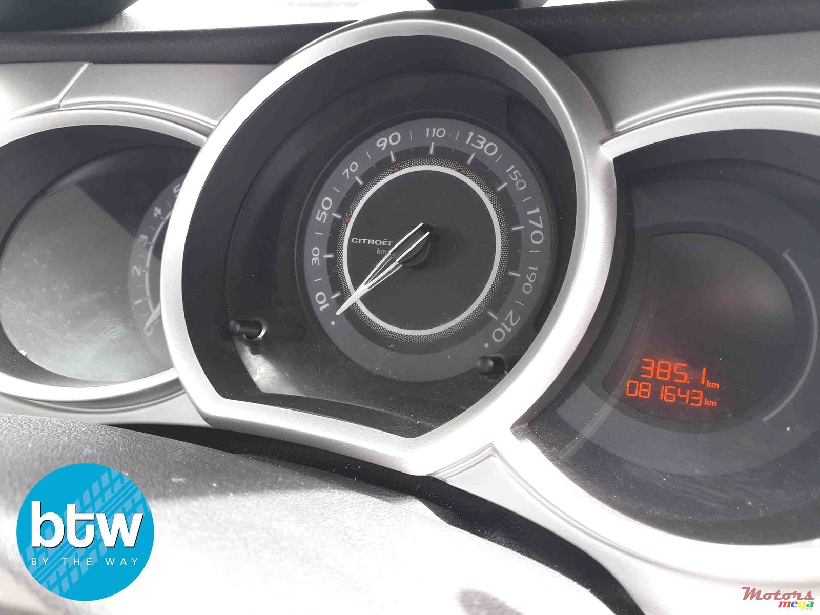 2011' Citroen C3 photo #7