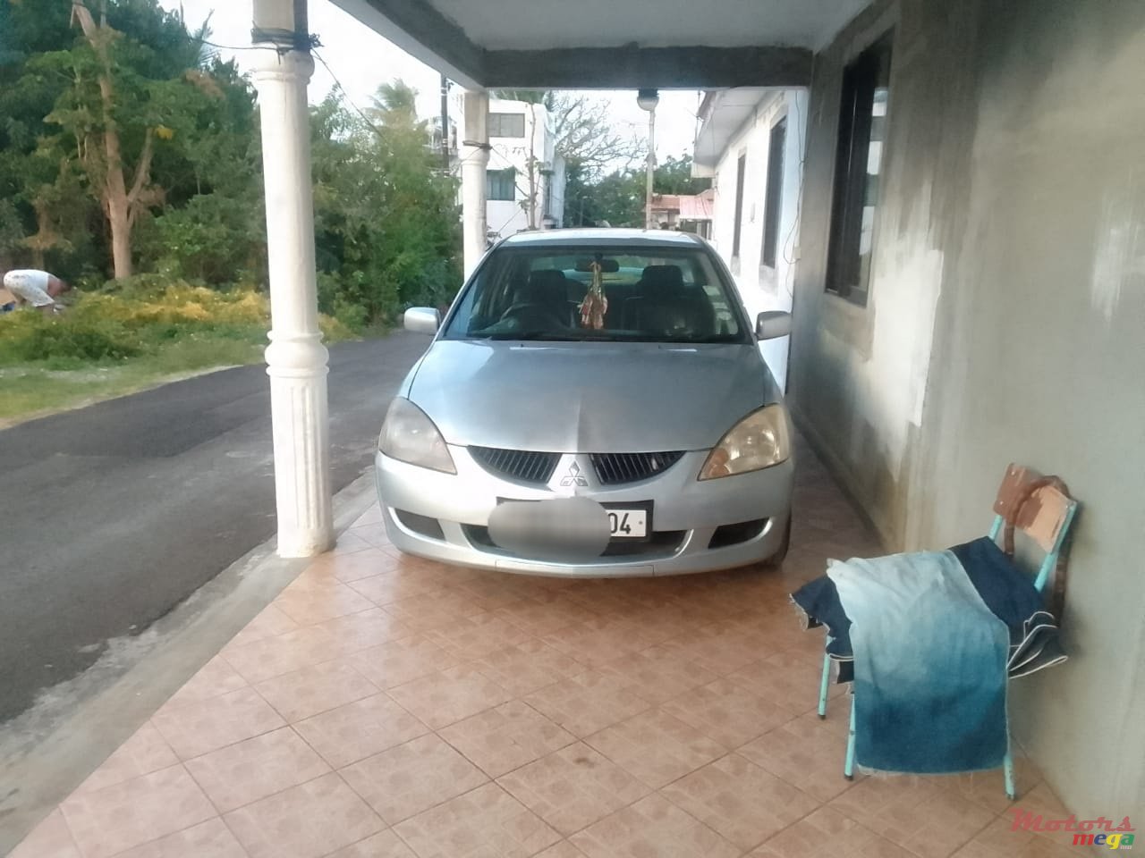 2004' Mitsubishi Lancer photo #2