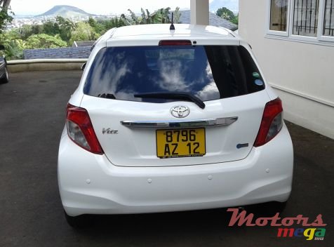 2012' Toyota Vitz Smart Drive - Full options photo #3