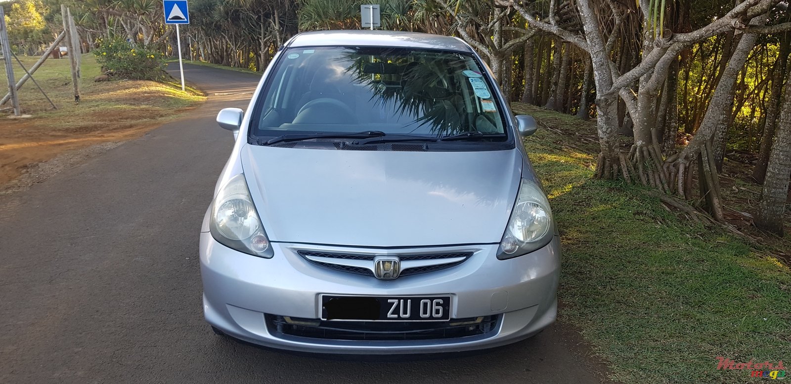 2006' Honda Fit photo #1