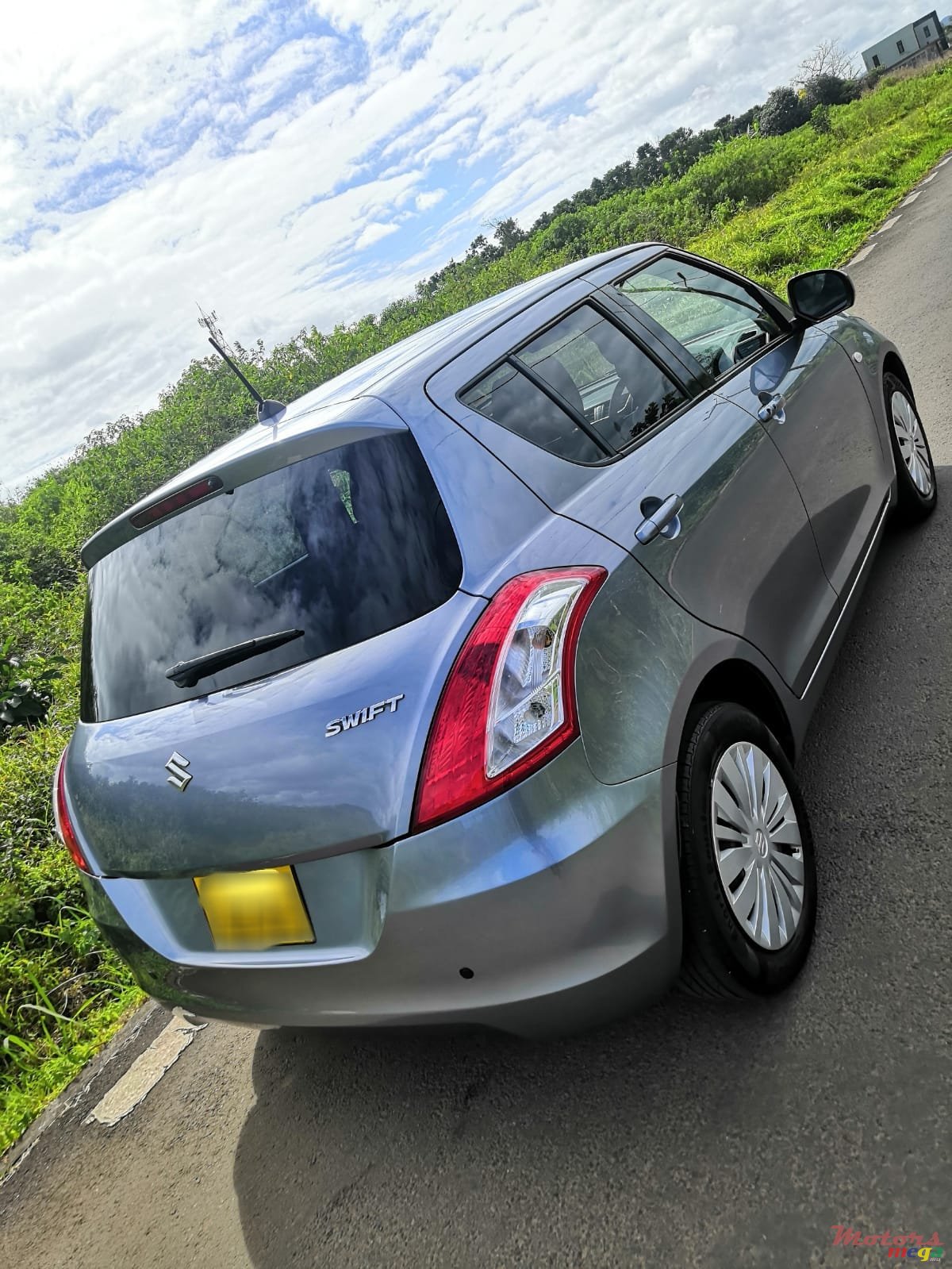 2015' Suzuki Swift Japan photo #2