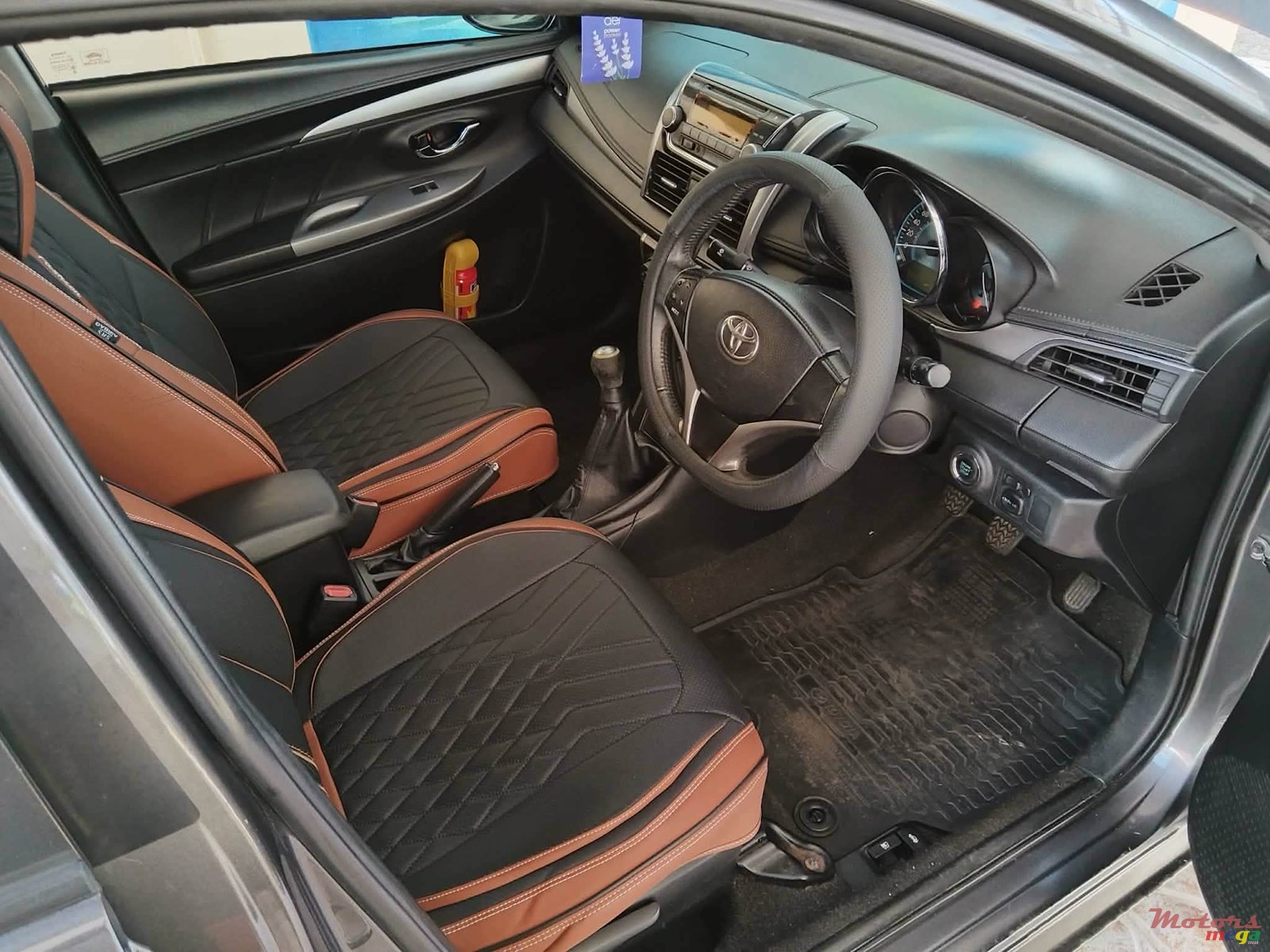 2016' Toyota Yaris Sedan photo #3