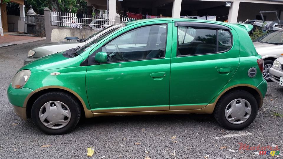 2000' Toyota Vitz photo #3
