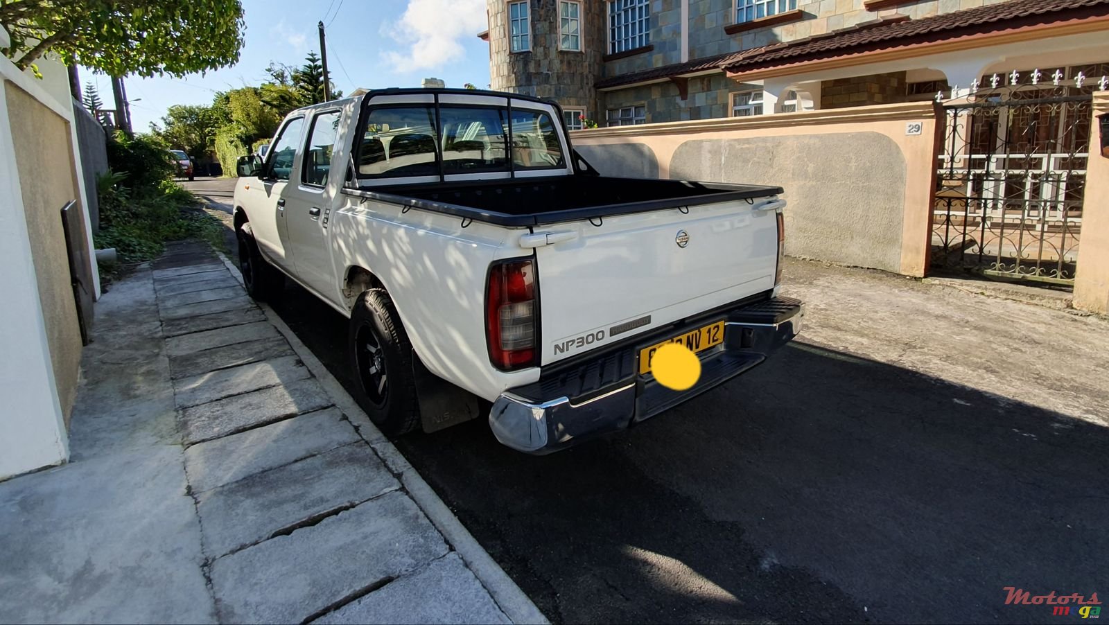 2012' Nissan Hardbody 4x2 photo #2