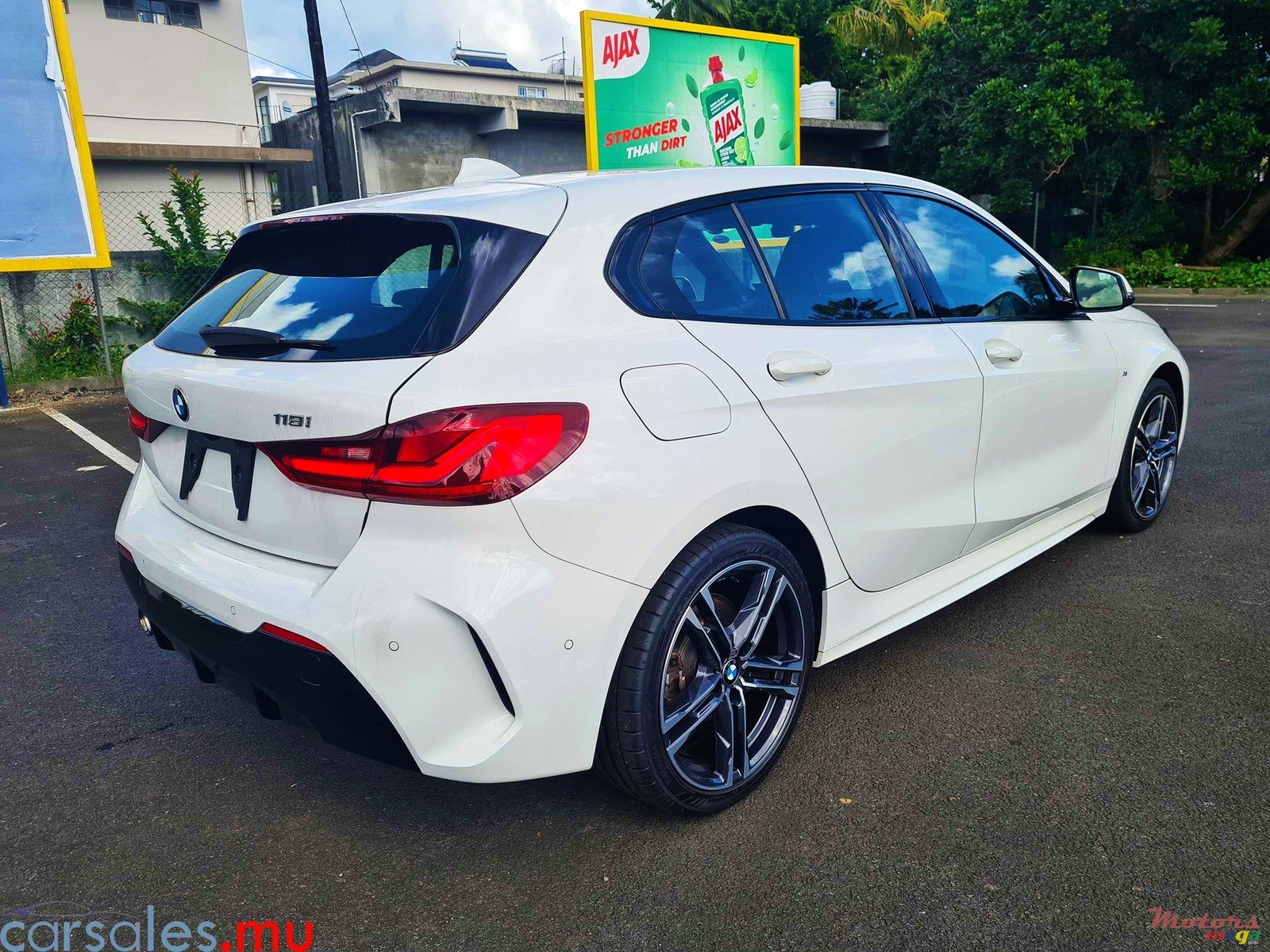 2020' BMW 118 i M Sport Line photo #4