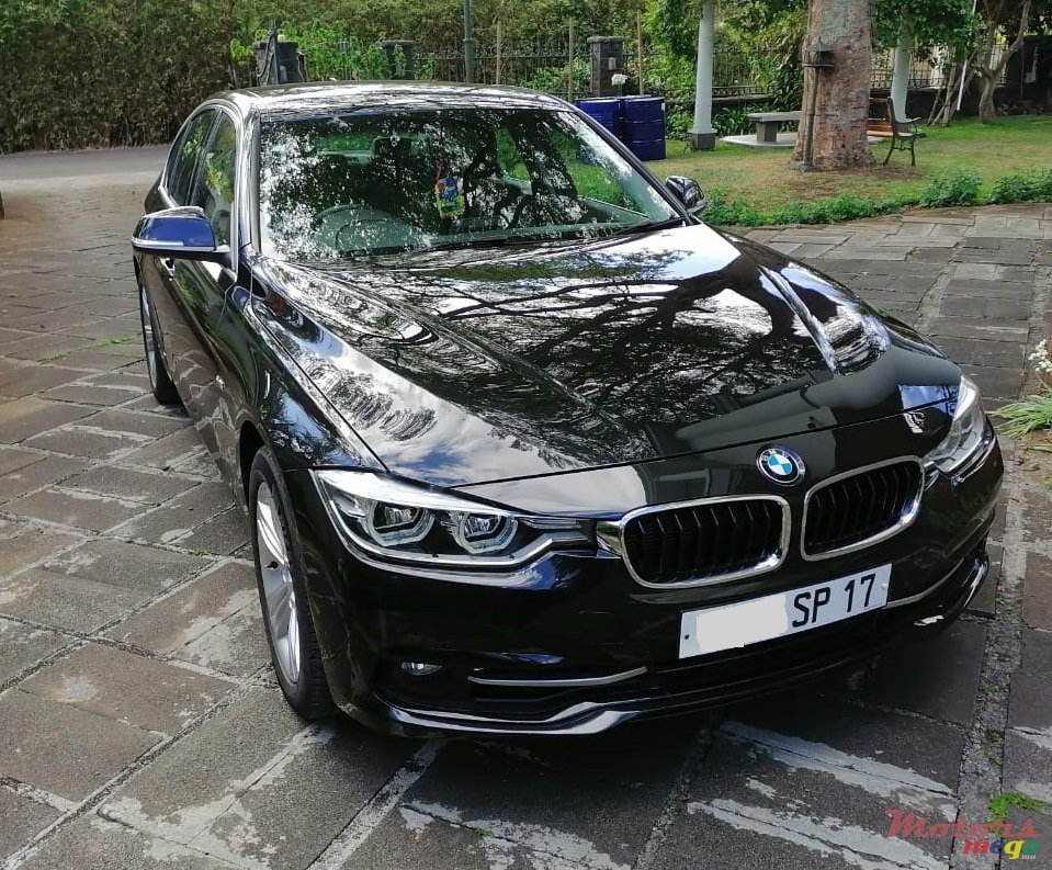 2017' BMW 3 Series Sedan photo #1