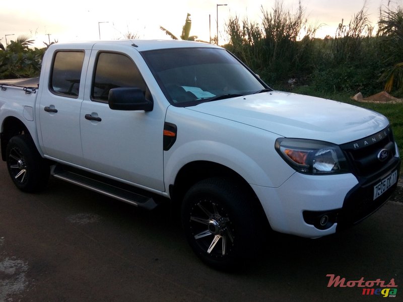 2011' Ford RANGER 2X4 Hi—TRAIL 2.5TURBO photo #1