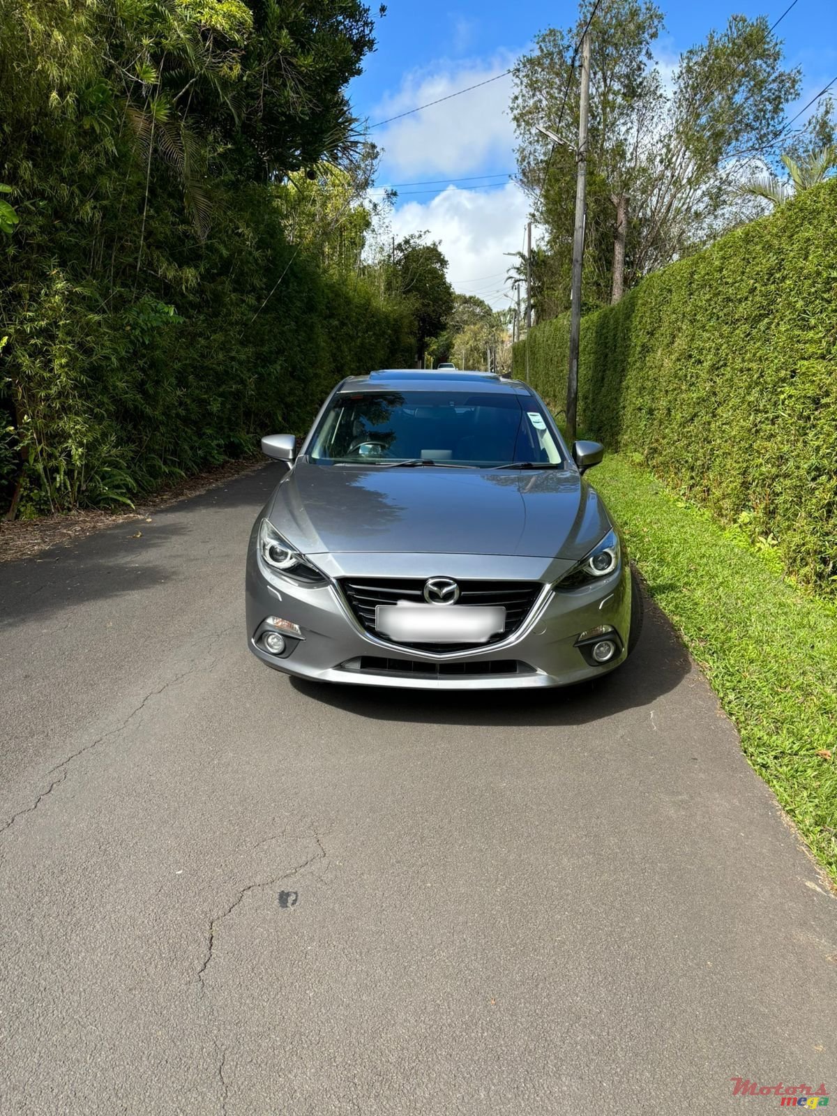 2015' Mazda 3 Japan photo #2