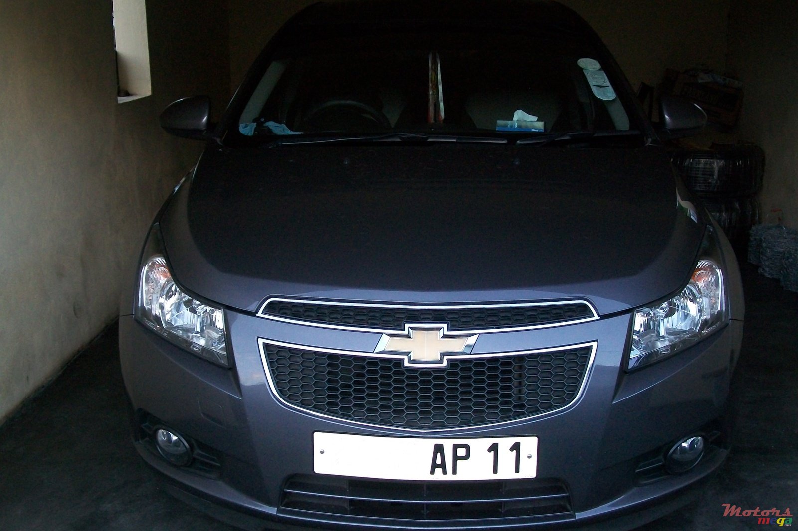 2011' Chevrolet Cruze photo #2