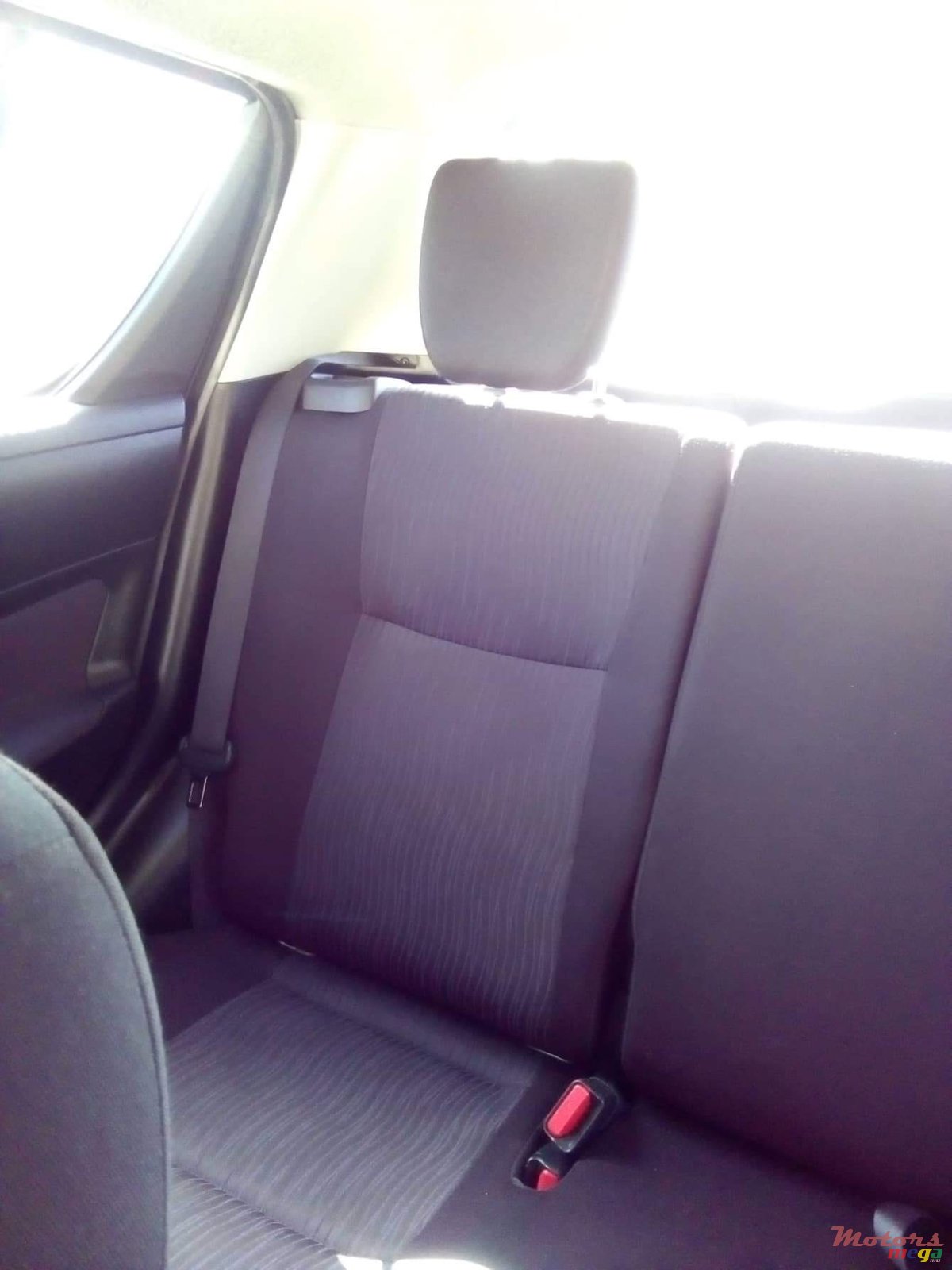 2011' Suzuki Swift photo #5