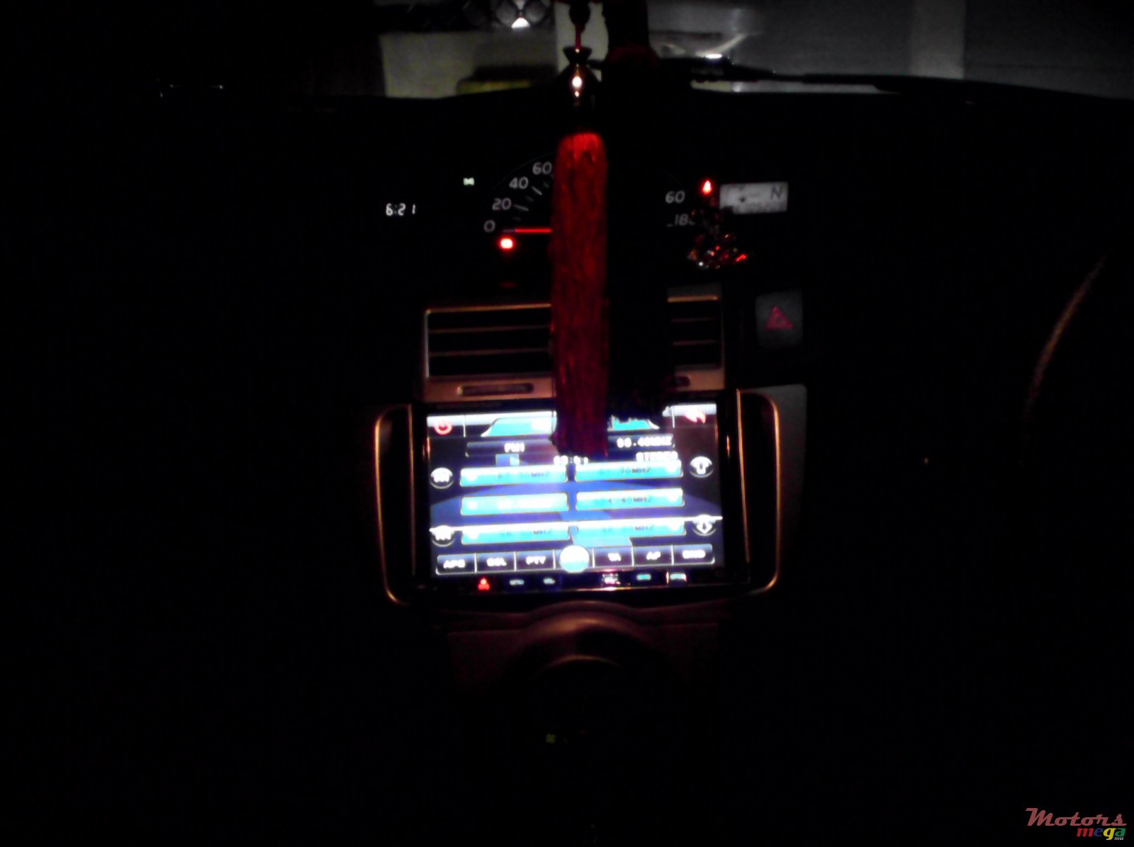 2007' Toyota Vitz photo #4