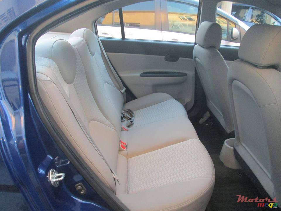 2009' Hyundai Accent photo #7