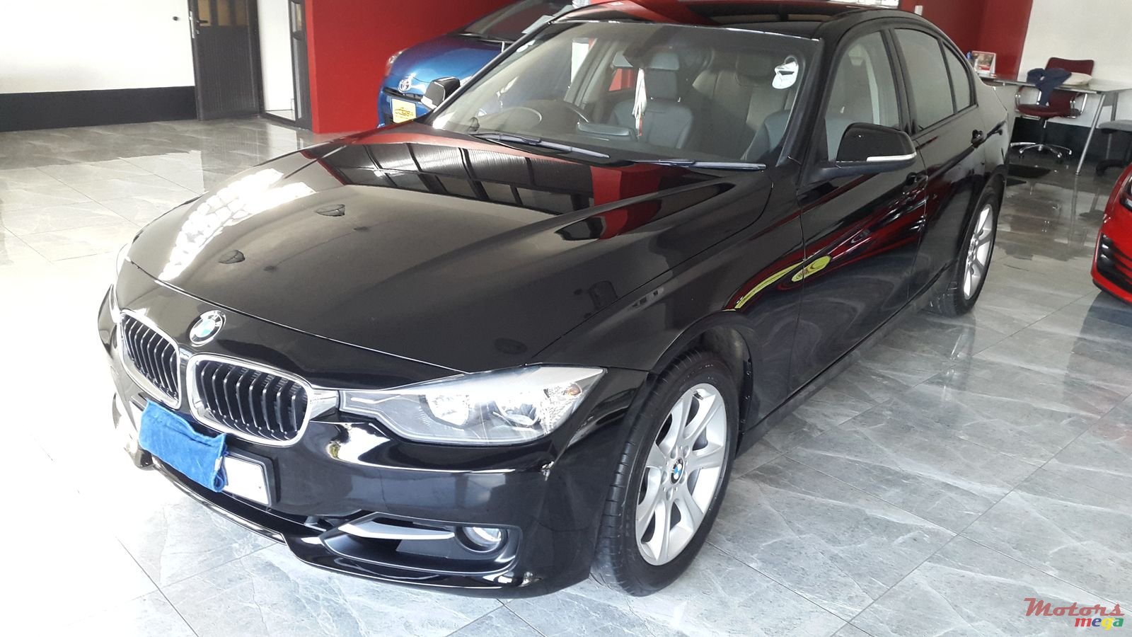 2012' BMW 3 Series photo #1