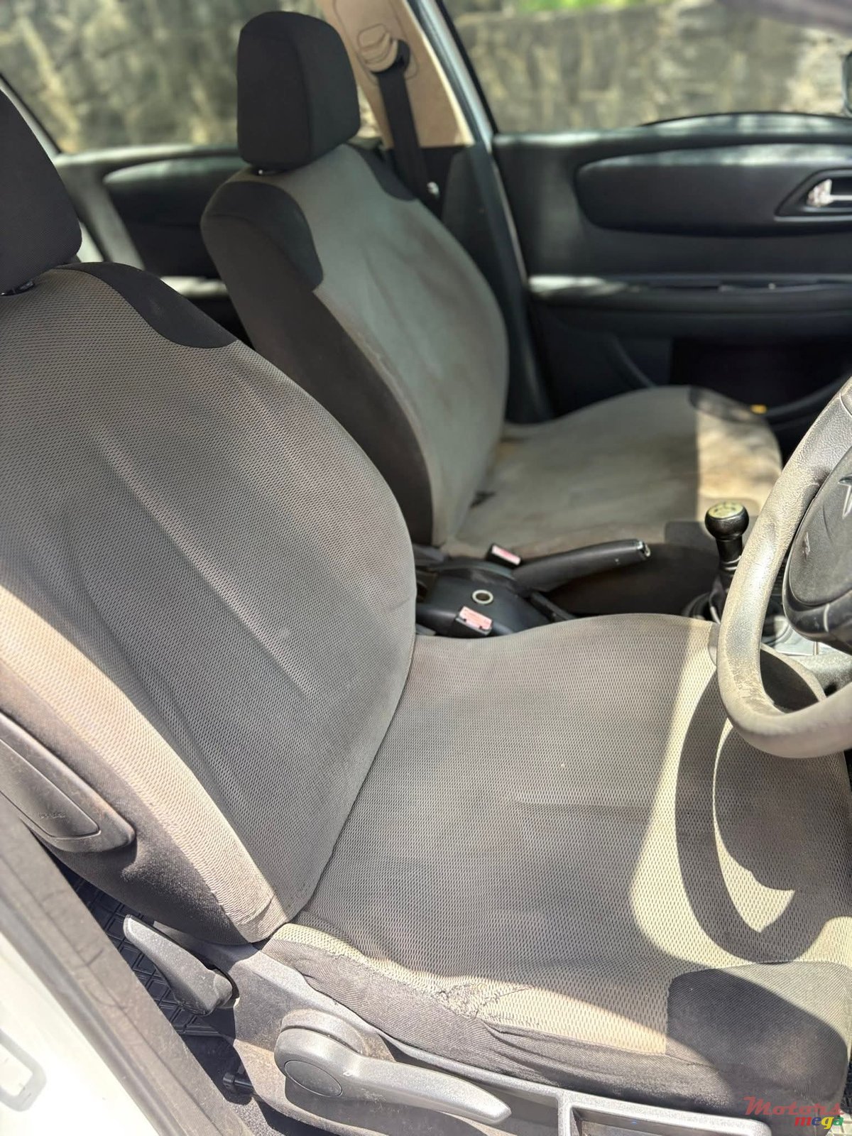 2011' Citroen C4 photo #6