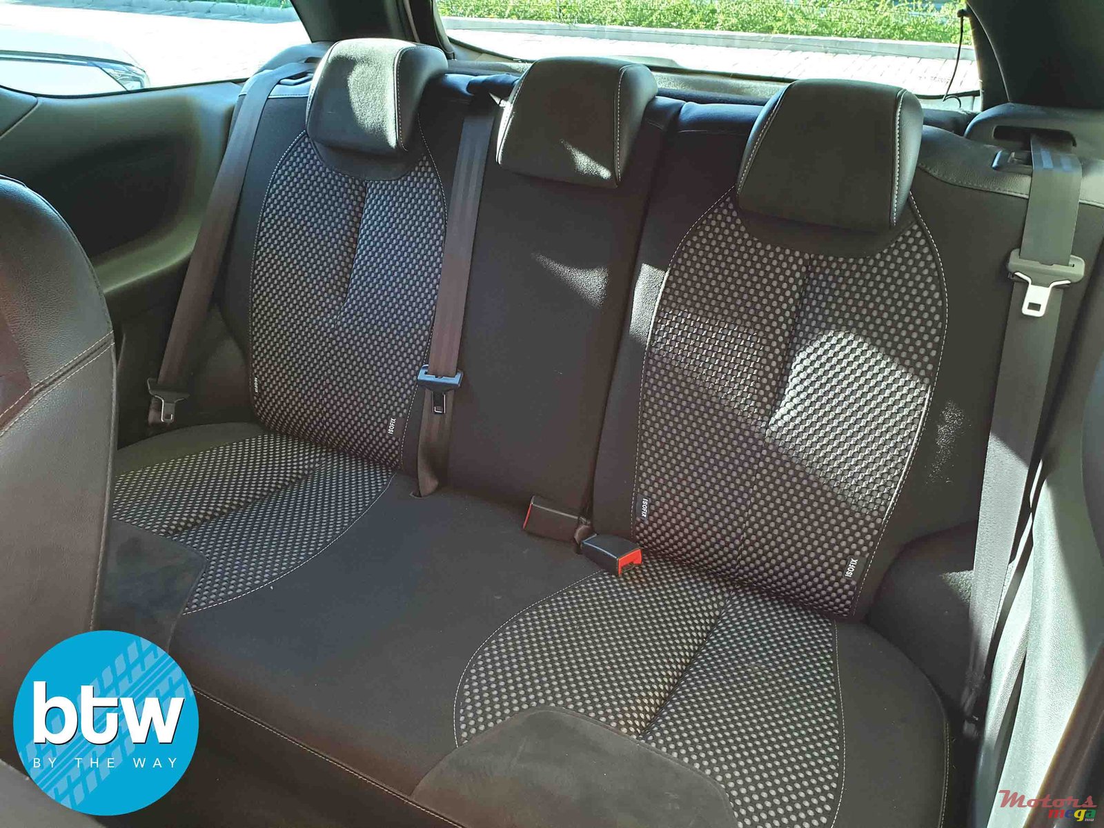 2010' Citroen DS 3 photo #3