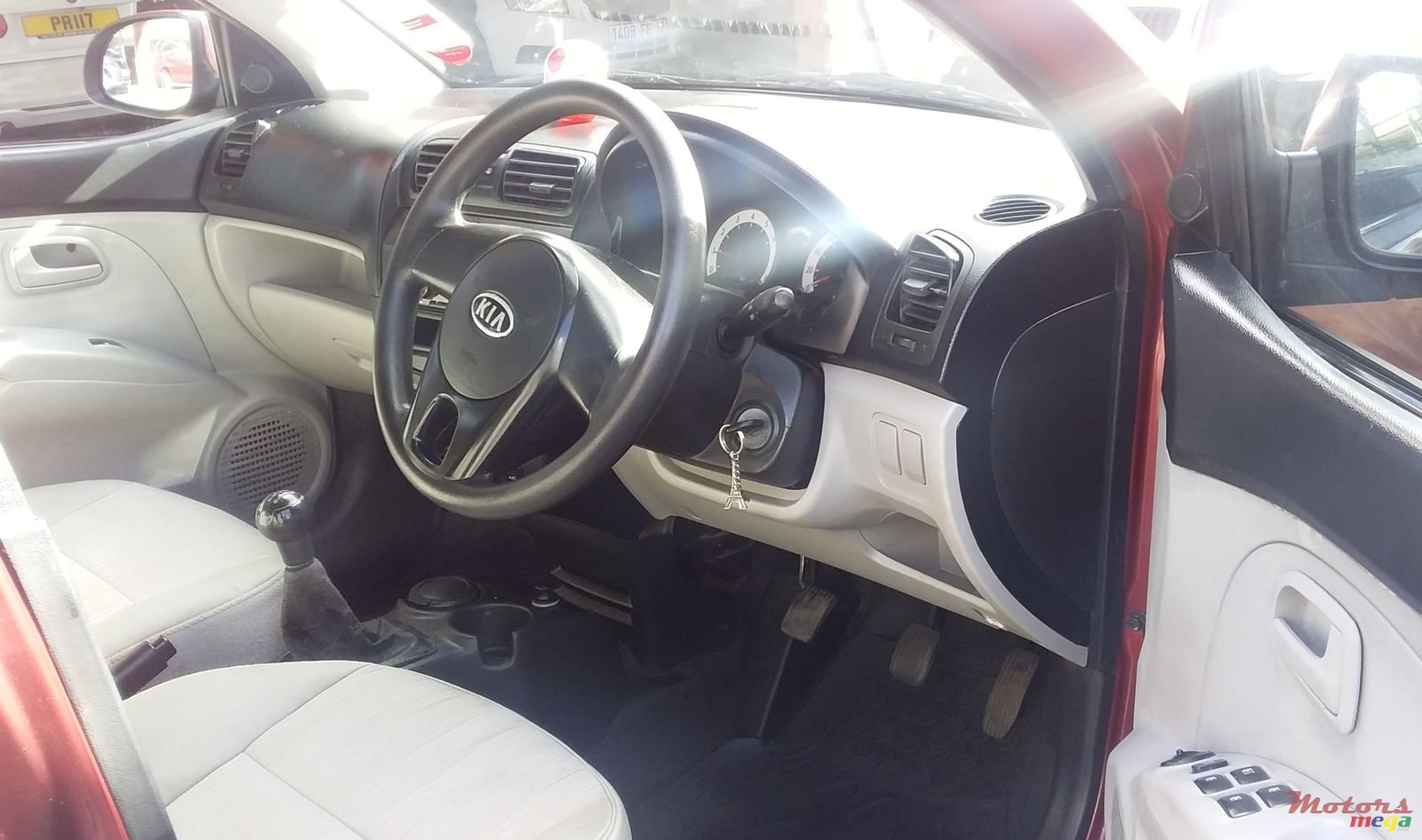 2011' Kia Picanto photo #3