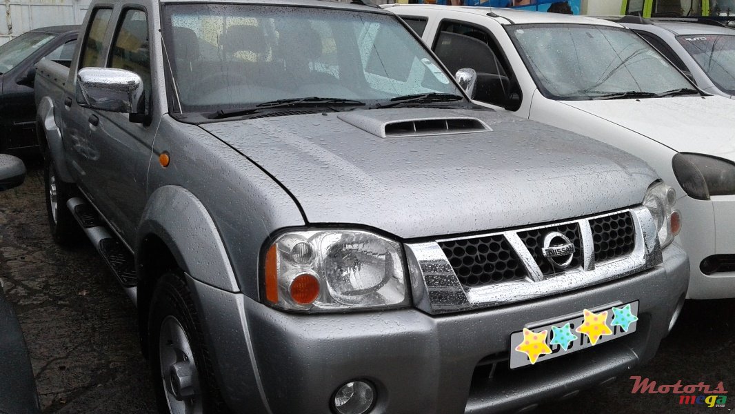 2010' Nissan 4x2 photo #1