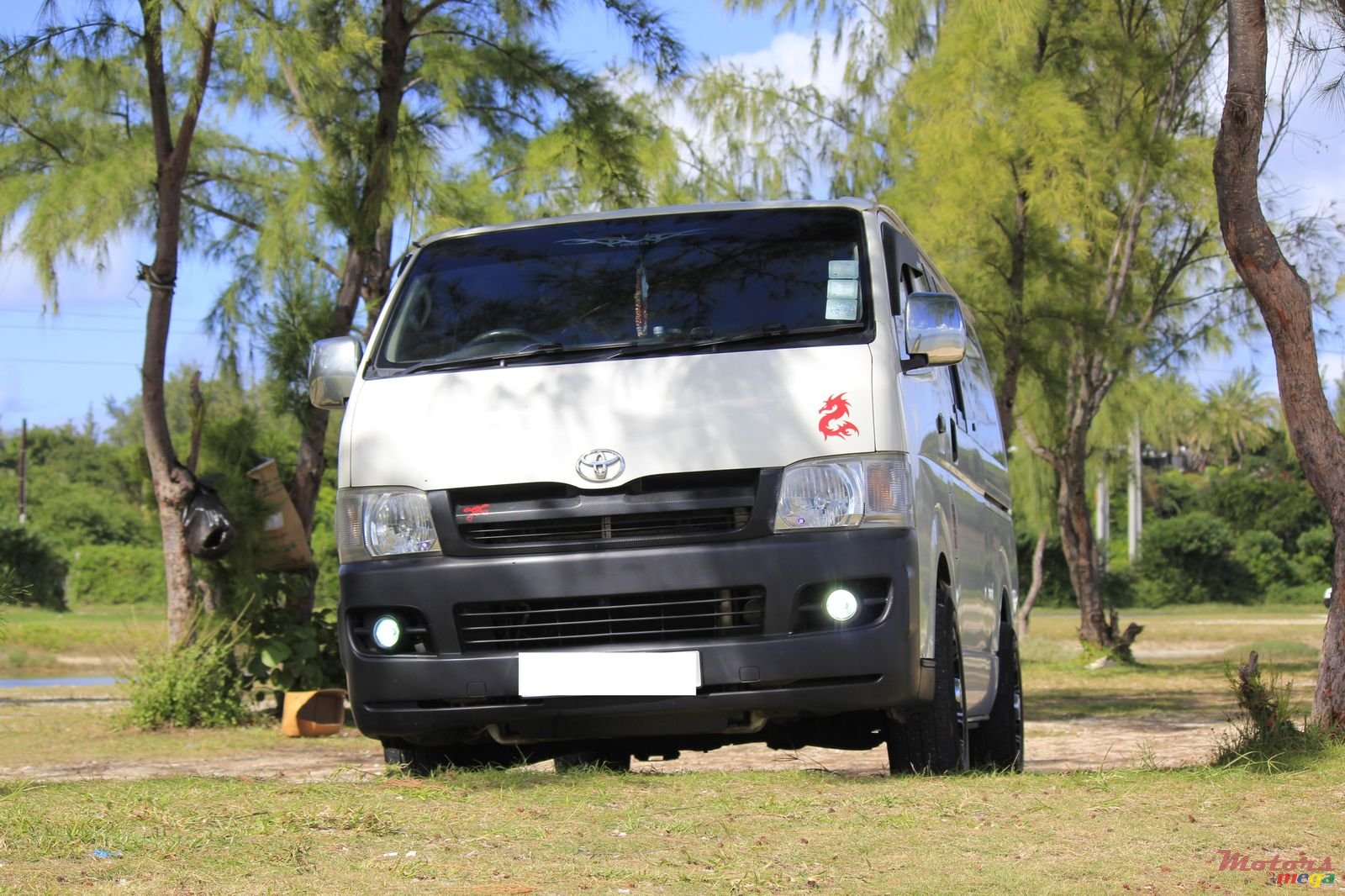 2007' Toyota HiAce photo #1