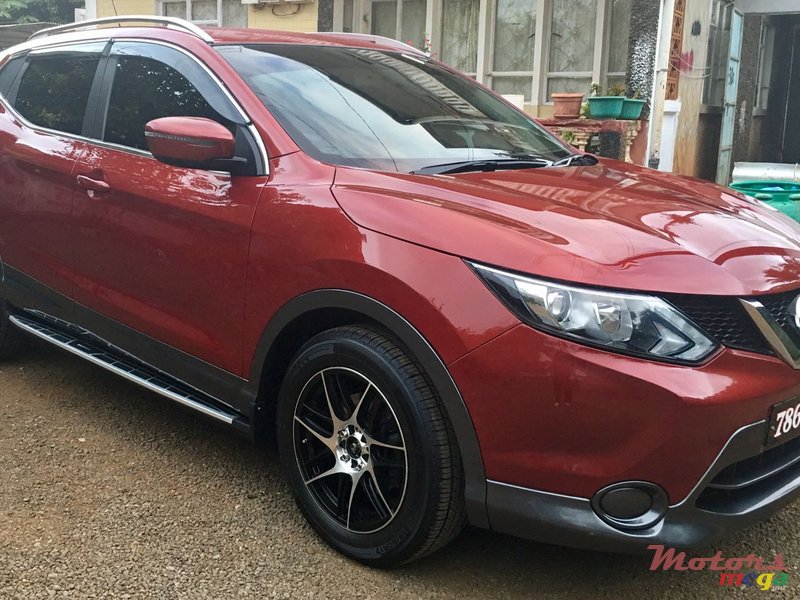 2014' Nissan Qashqai photo #3