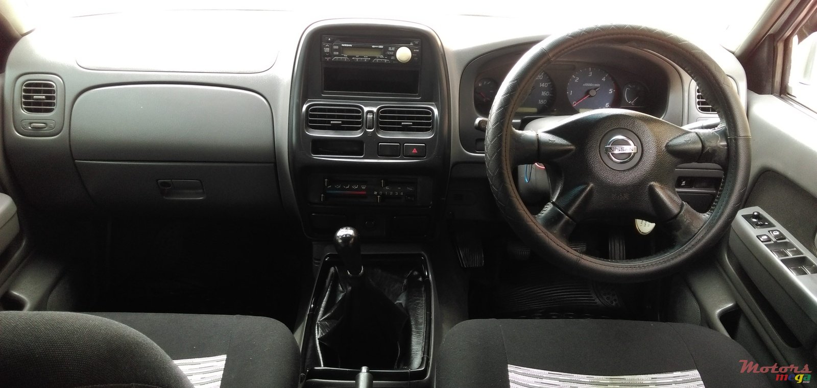 2005' Nissan Hardbody photo #5