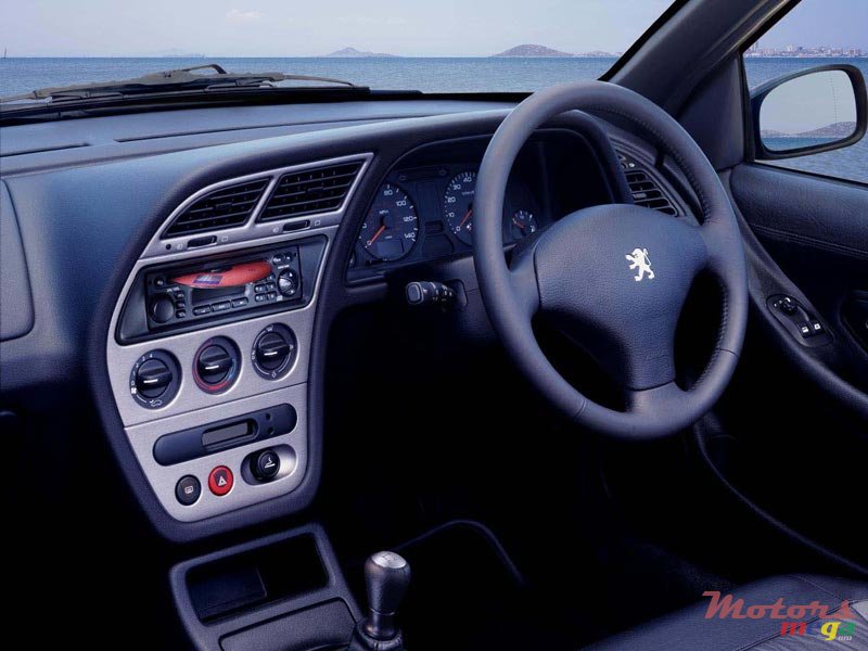 1993' Peugeot 306 phase 1 photo #1