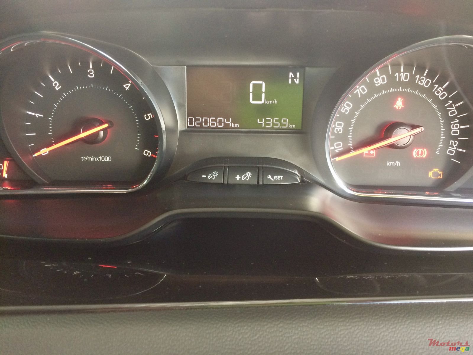 2016' Peugeot 208 1.4 e-HDi Active photo #4