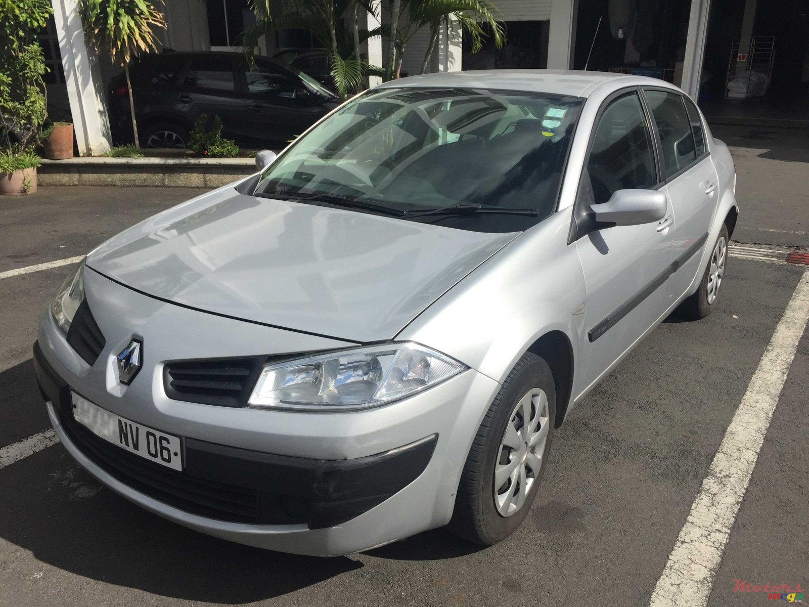 2006' Renault photo #2