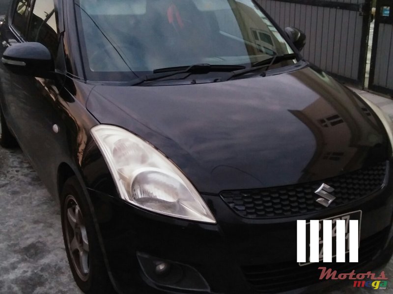 2011' Suzuki Swift photo #1