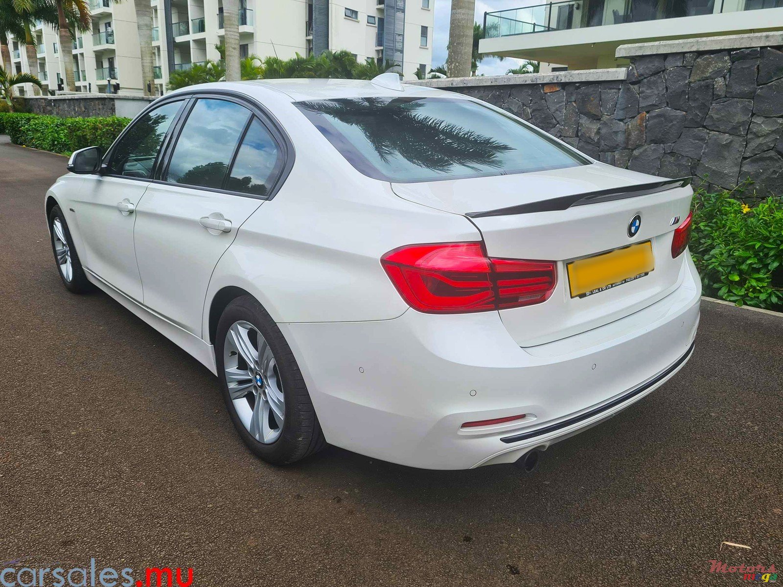 2017' BMW 318 i Sport Line photo #3