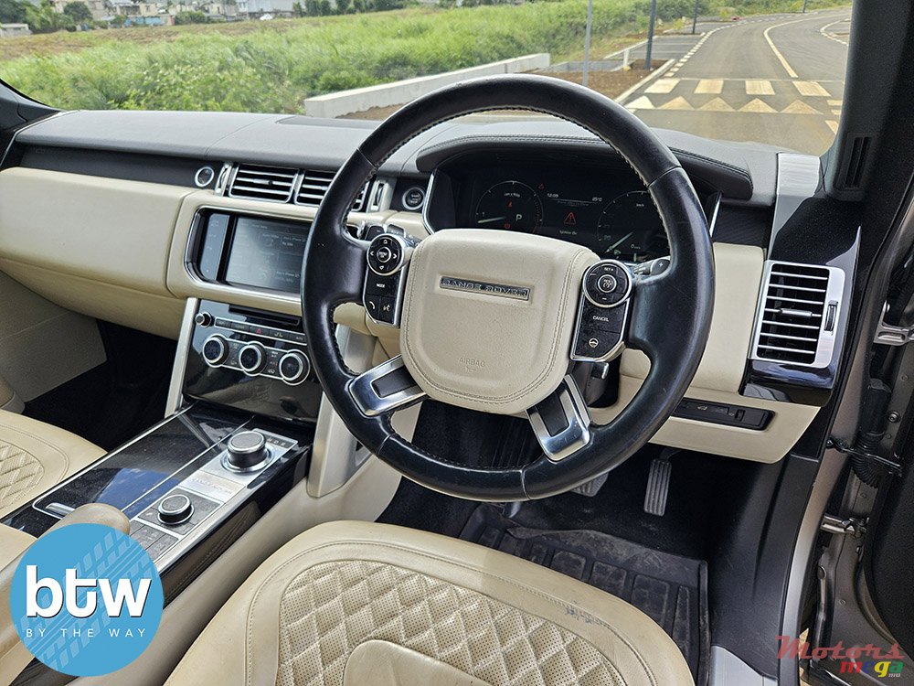 2015' Rover Range Rover Vogue photo #7