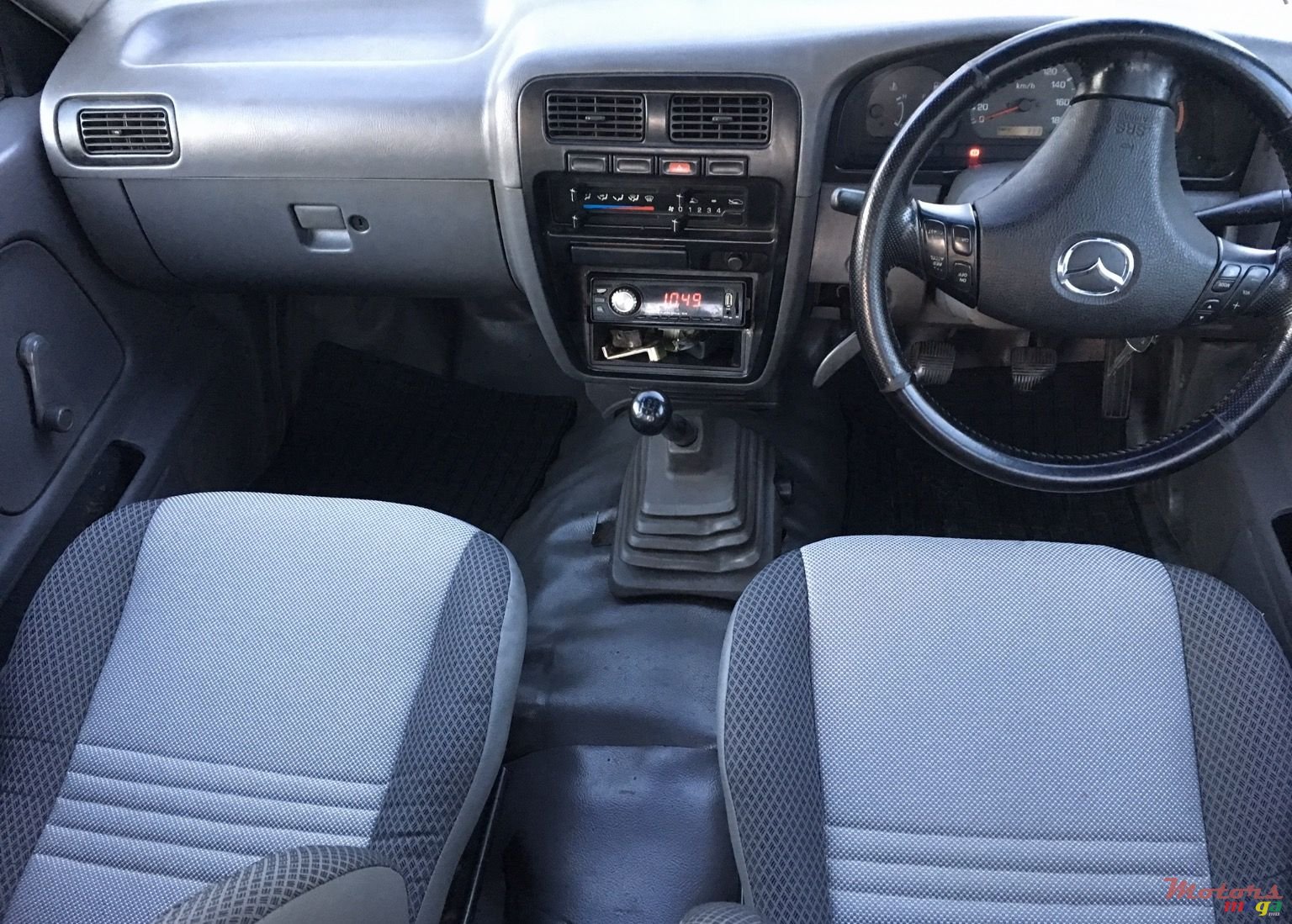 2000' Nissan photo #3