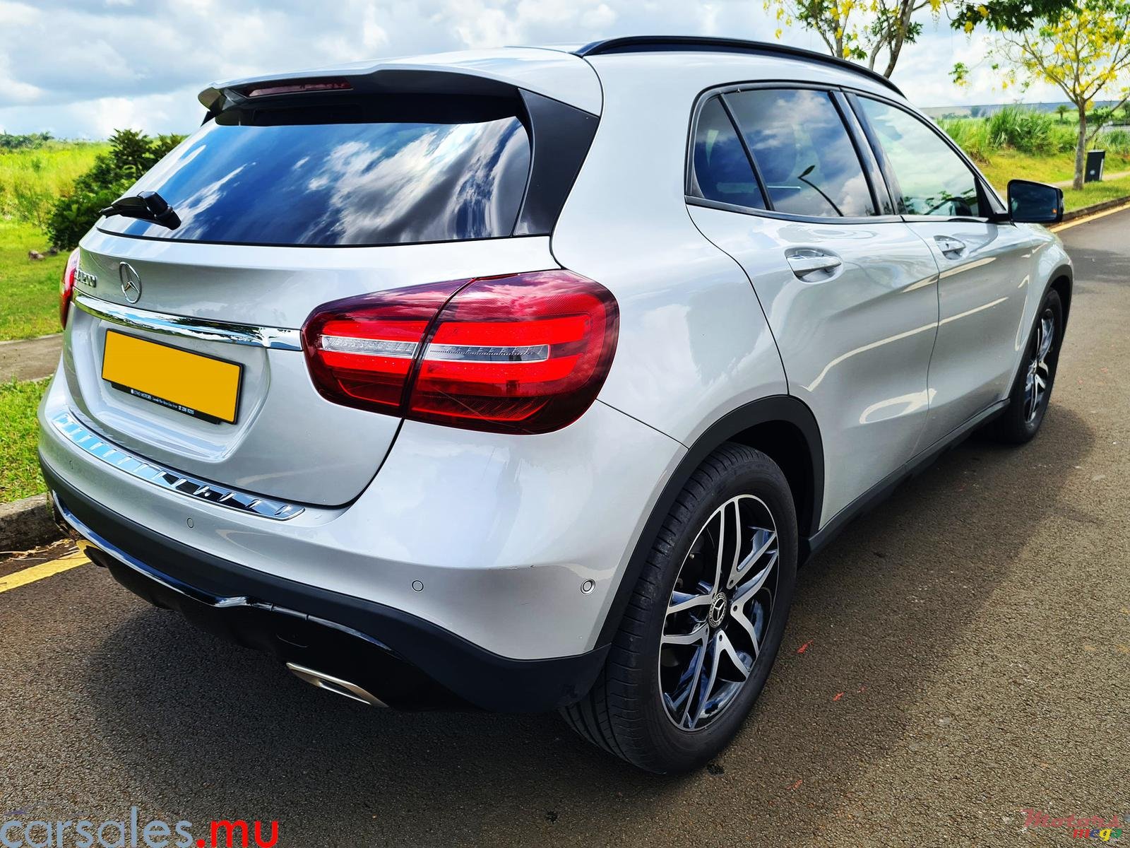 2018' Mercedes-Benz GLA-Class 200 Urban photo #4