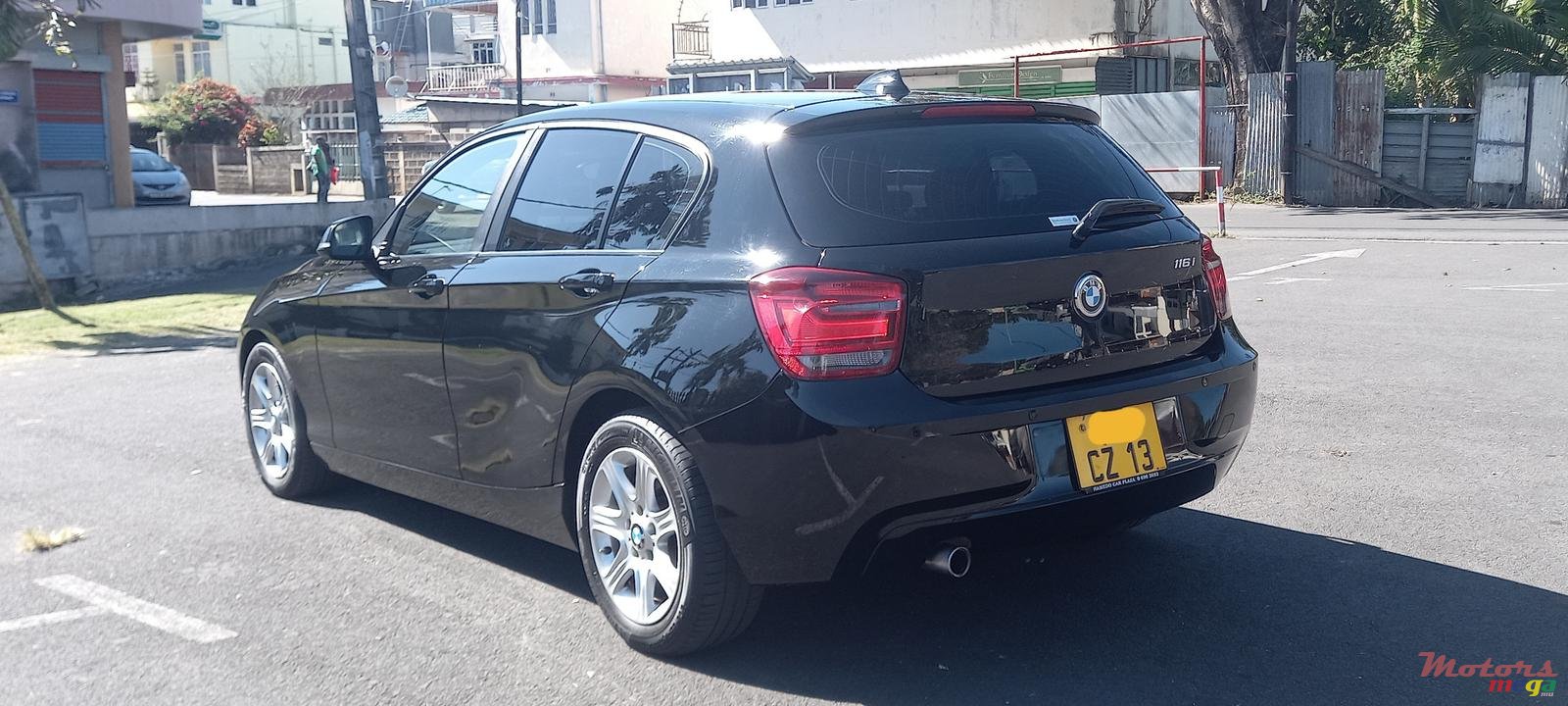 2013' BMW 1 Series 5 Door 116i photo #4