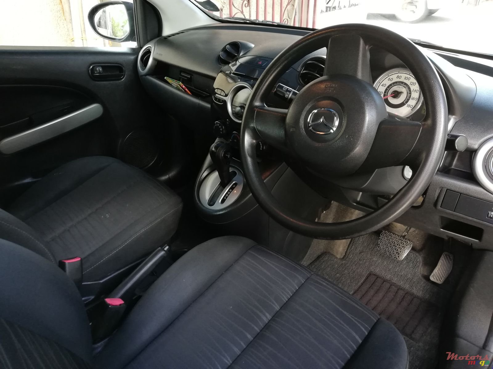 2007' Mazda Demio Hatchback photo #5