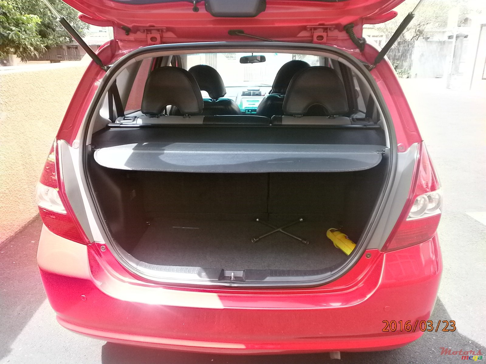 2002' Honda Fit Jazz photo #4