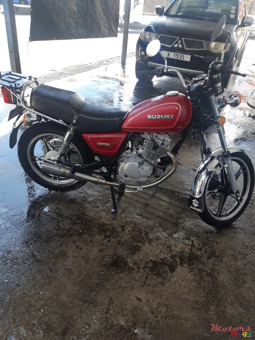 2011' Suzuki photo #7