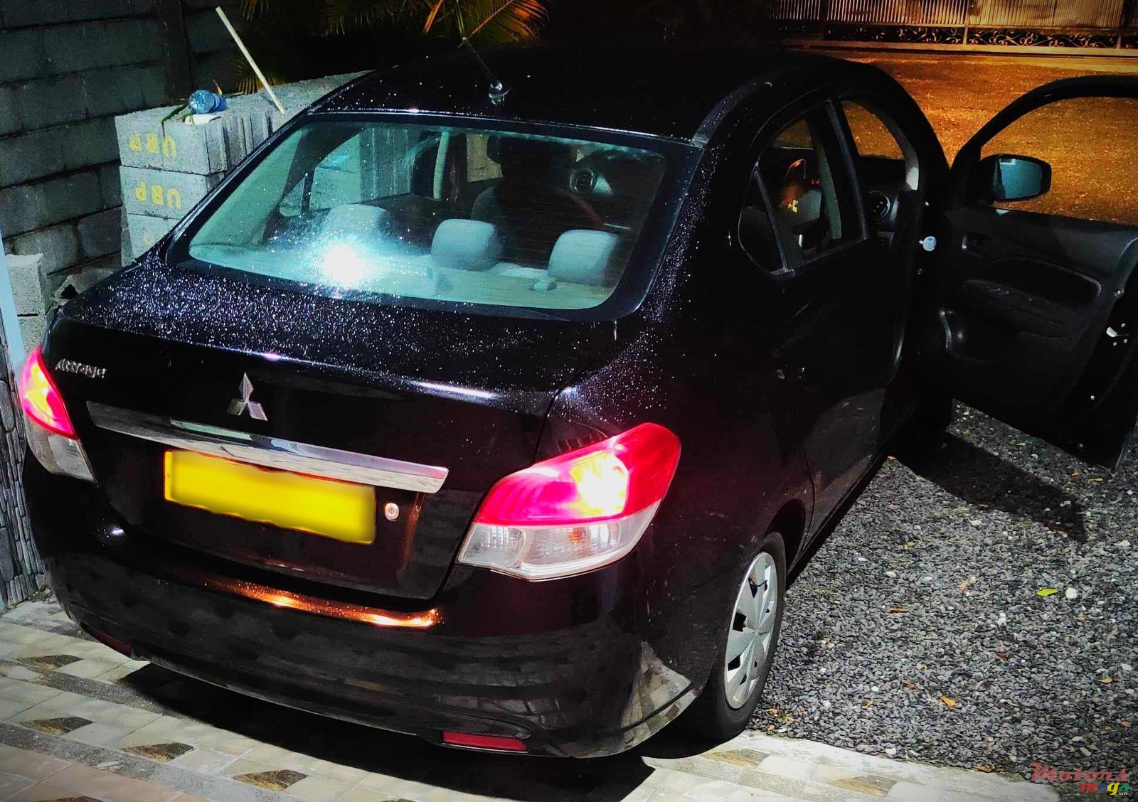 2017' Mitsubishi Attrage photo #2