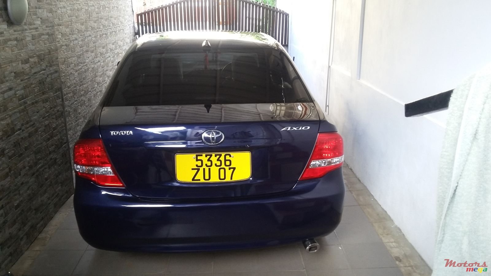 2007' Toyota Axio photo #1