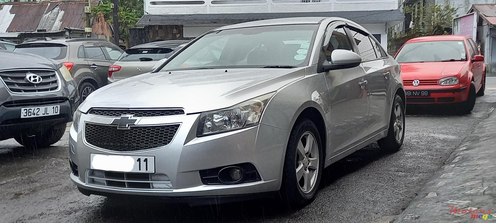 2011' Chevrolet Cruze photo #2