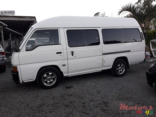 2001' Nissan Urvan Hiroof photo #3