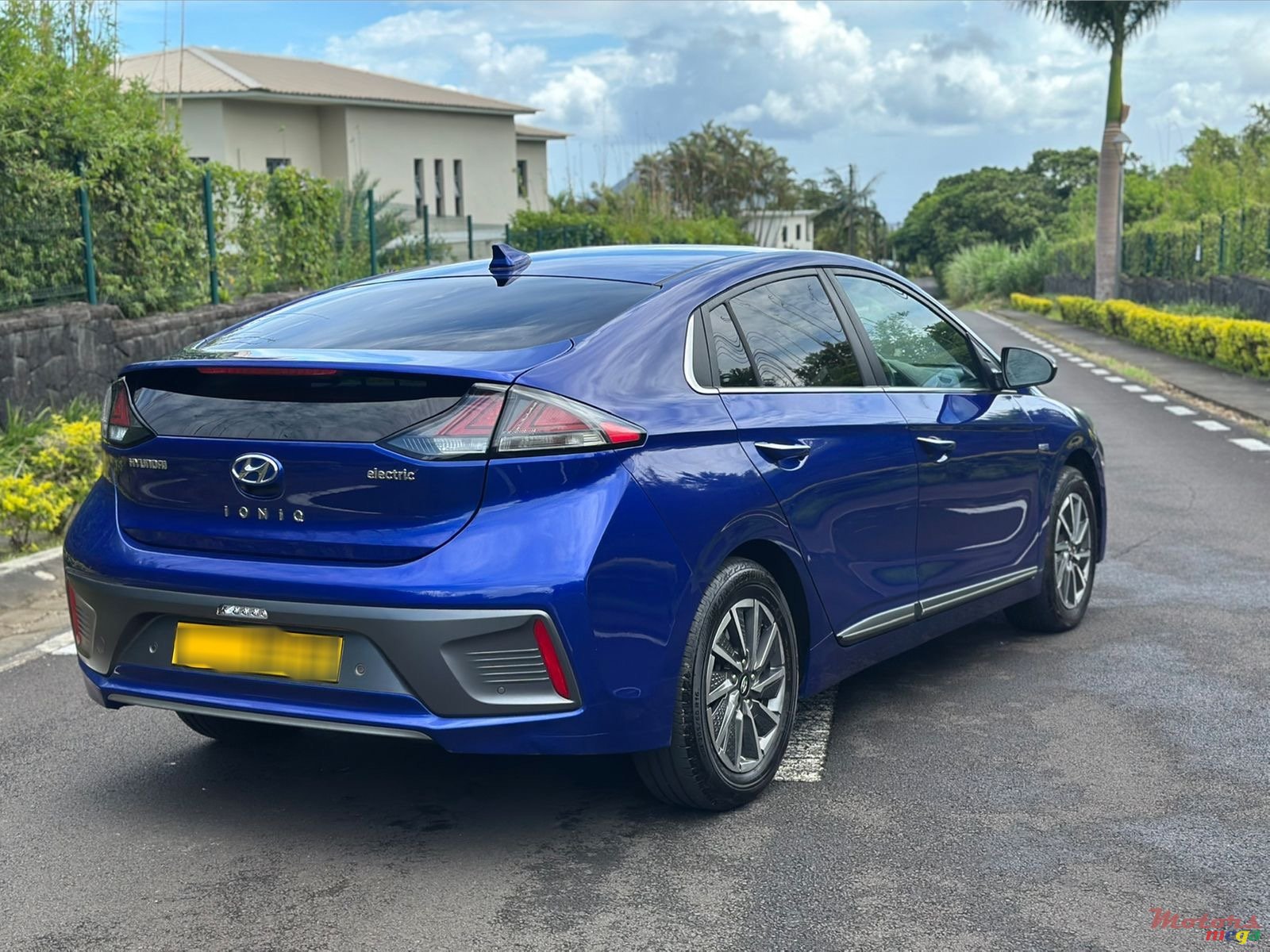 2020' Hyundai IONIQ electric photo #4
