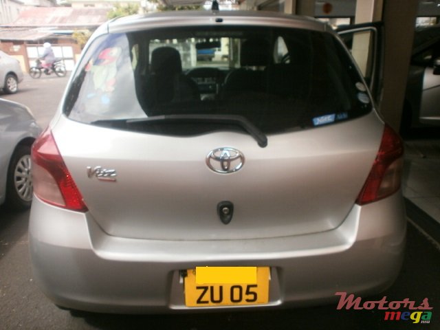 2005' Toyota Vitz photo #4