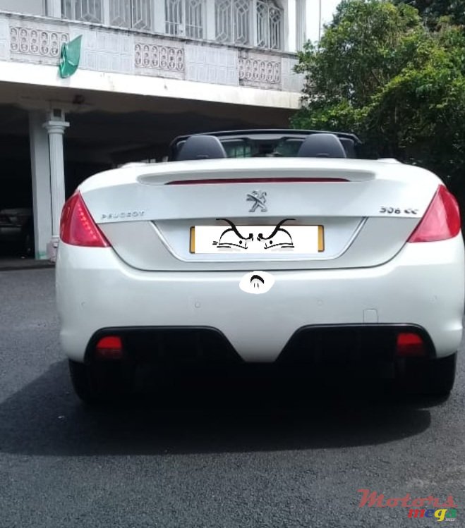 2012' Peugeot Cabriolet photo #4